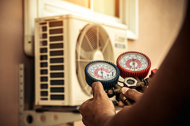 Professional Hvac Installation technician working in Hastings, FL